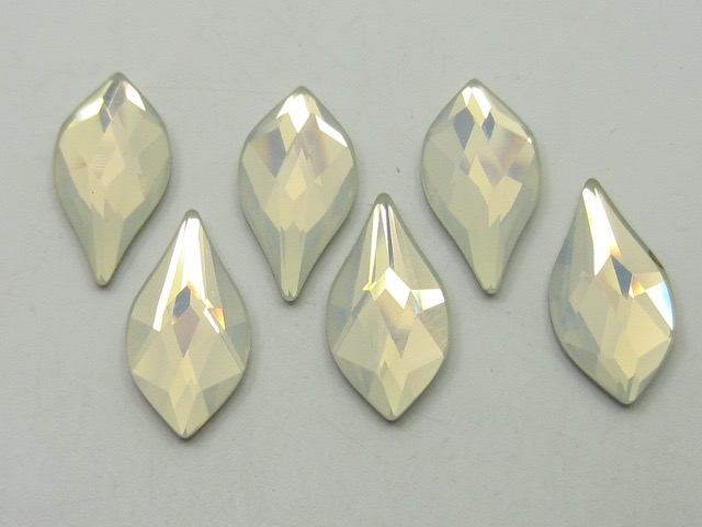 6 pcs. FLAME 14mm WHITE OPAL STAR BRIGHT FLATBACK Rhinestones